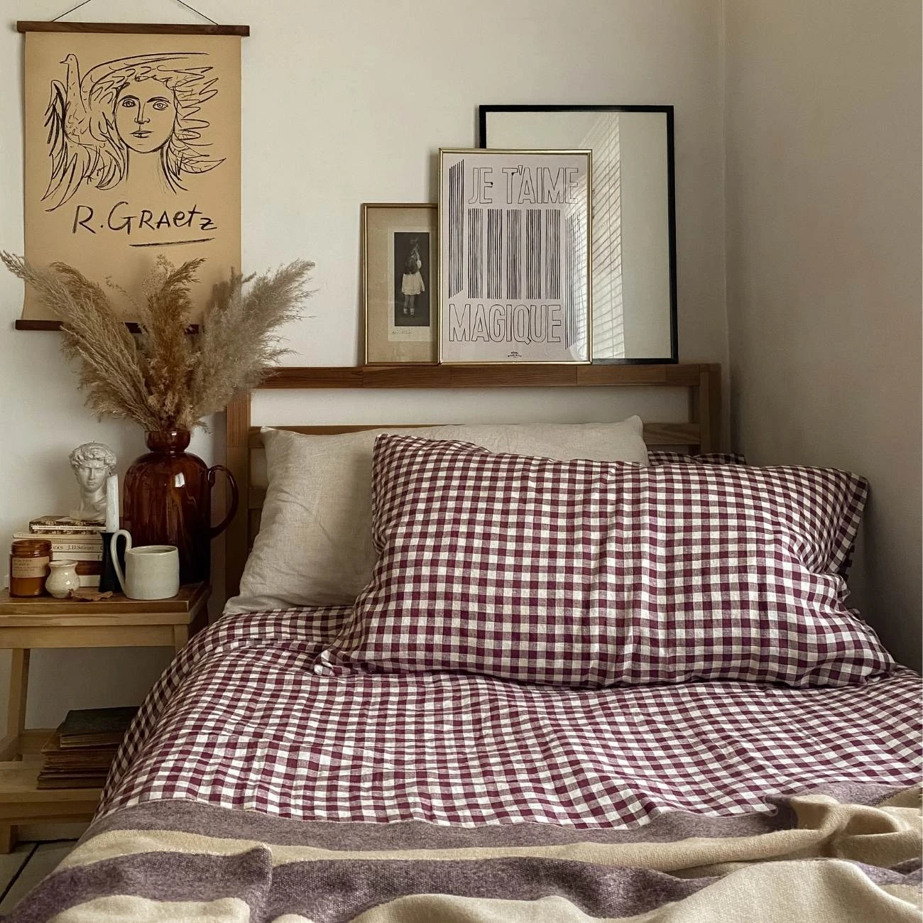 Berry Gingham Linen Pillowcases (Pair) - Image 2