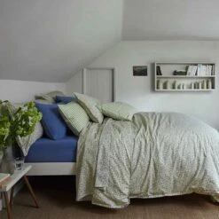 Pear Meadow Floral Printed Cotton Duvet Cover